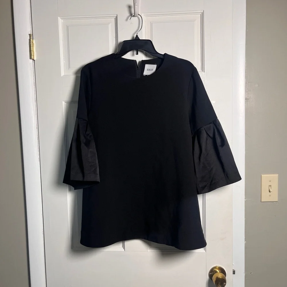 Edit The Brand Black Bell Sleeve Crepe Top Size L